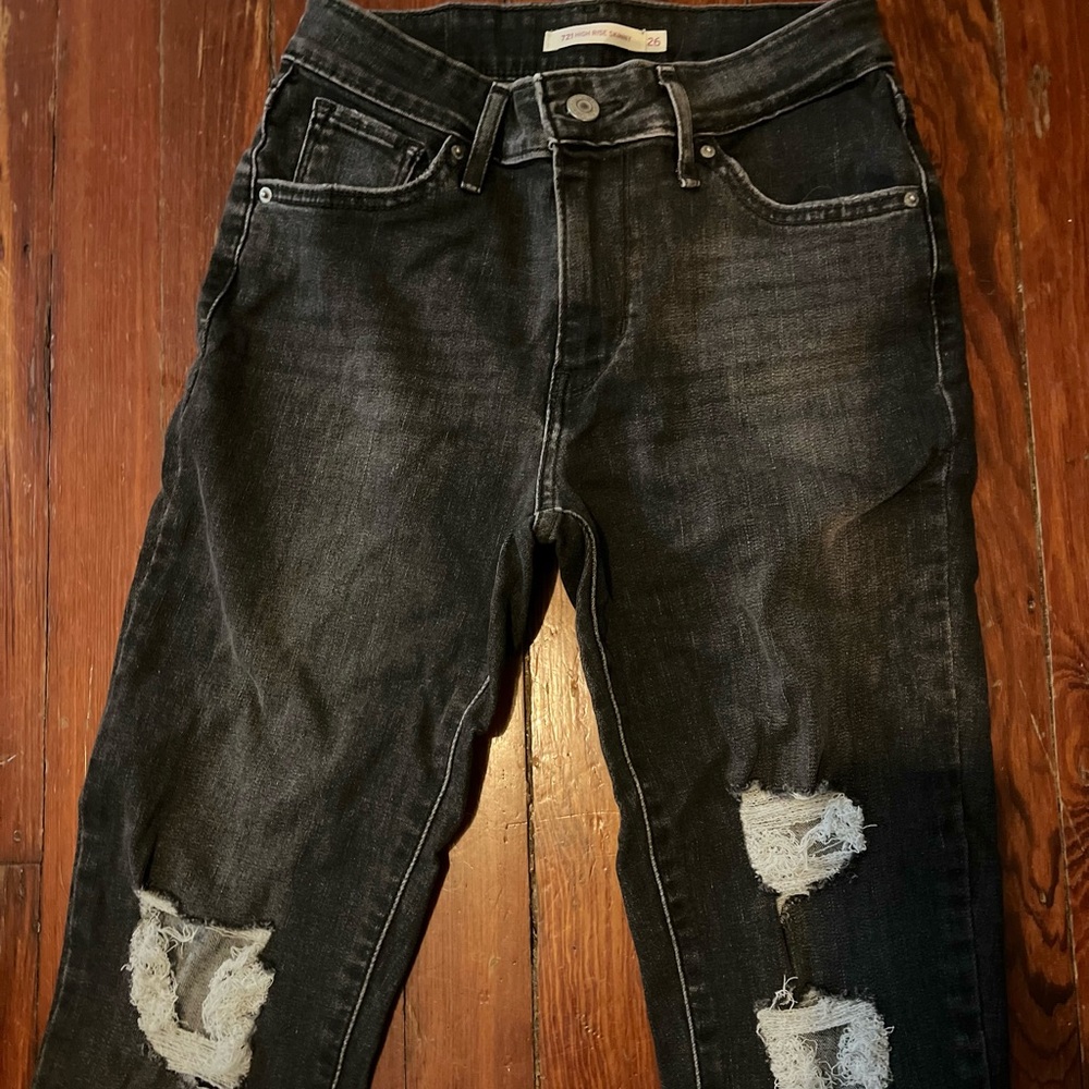 Levi’s distressed charcoal gray/faded black high rise skinny jeans size 26